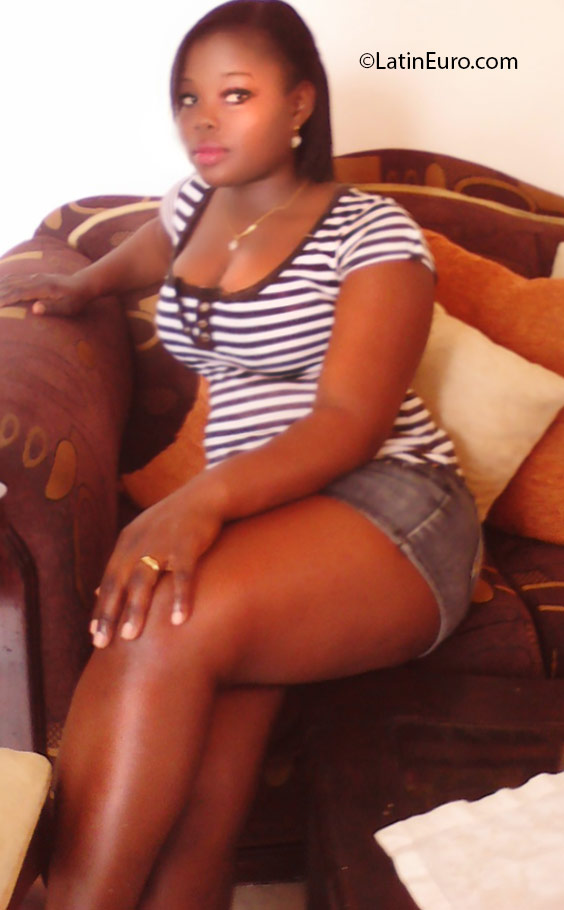 Date this funny Dominican Republic girl Ana from Santo Domingo DO25588