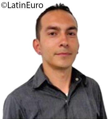 Date this pretty Colombia man ANDREY from Bogota CO18884