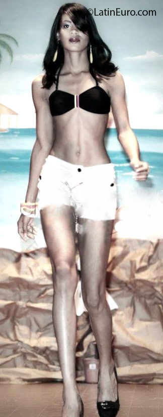 Date this gorgeous Dominican Republic girl Yenifrie from Moca DO25615