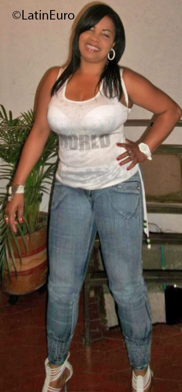 Date this tall Colombia girl Sandra from Cali CO18901