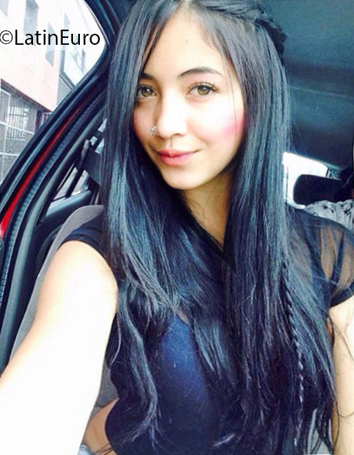 Date this voluptuous Colombia girl Linda from Bogota CO18911