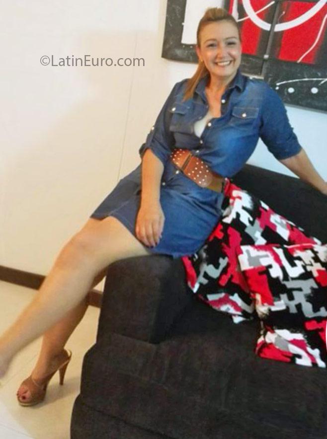 Date this hard body Colombia girl May from Cali CO18913