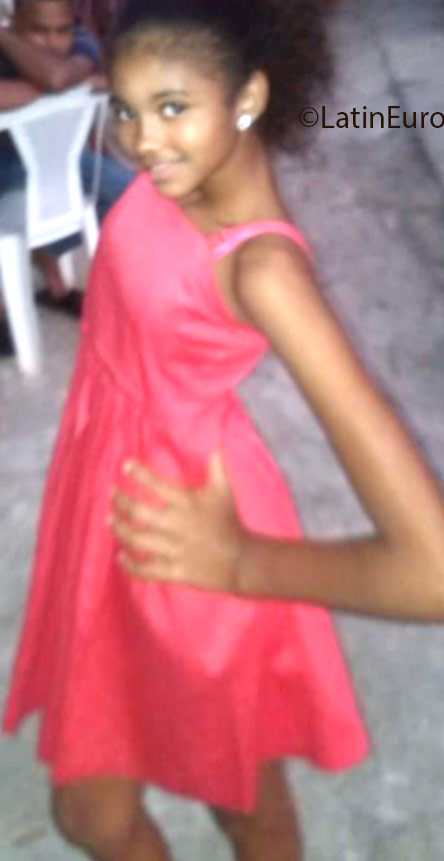 Date this young Dominican Republic girl Krissi from Santo Domingo DO25662