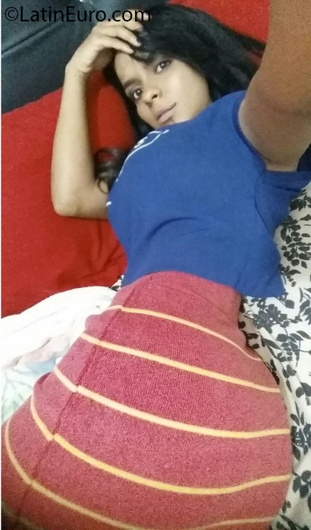 Date this beautiful Dominican Republic girl Ash from Maria Trinidad DO25668