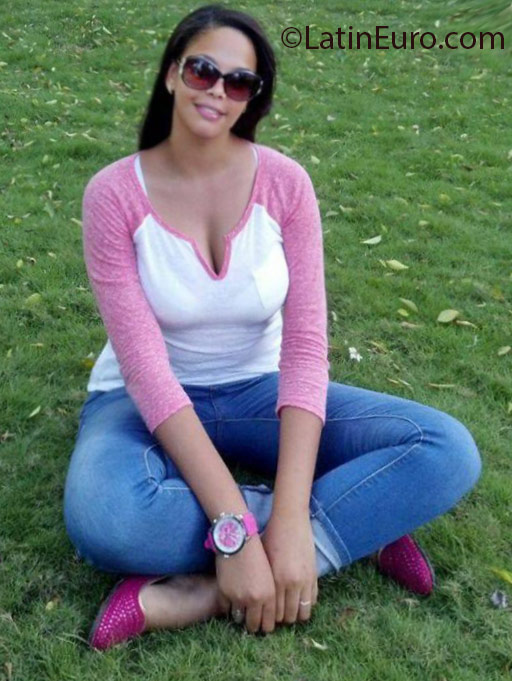 Date this fun Dominican Republic girl Andresy from Dajabon DO25670