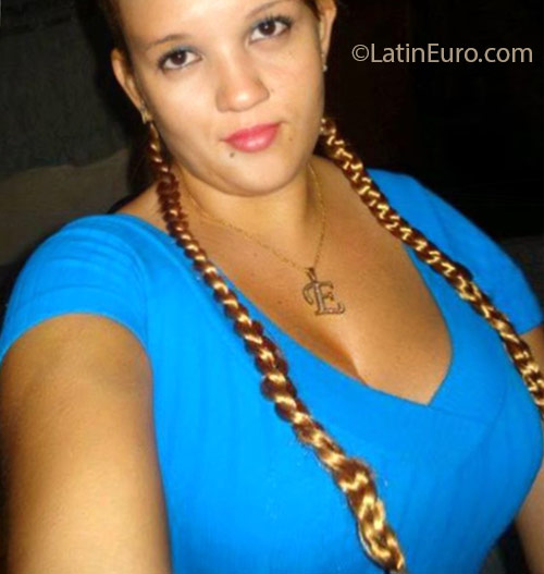 Date this tall Dominican Republic girl Esthefany from Santiago DO25704