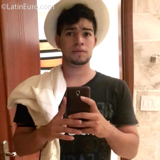 Date this happy Panama man Jorge from Panama City PA972