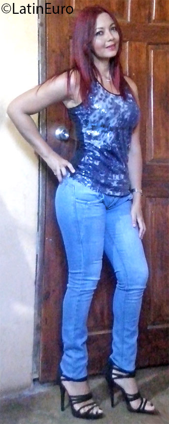 Date this tall Panama girl Judy from David PA974