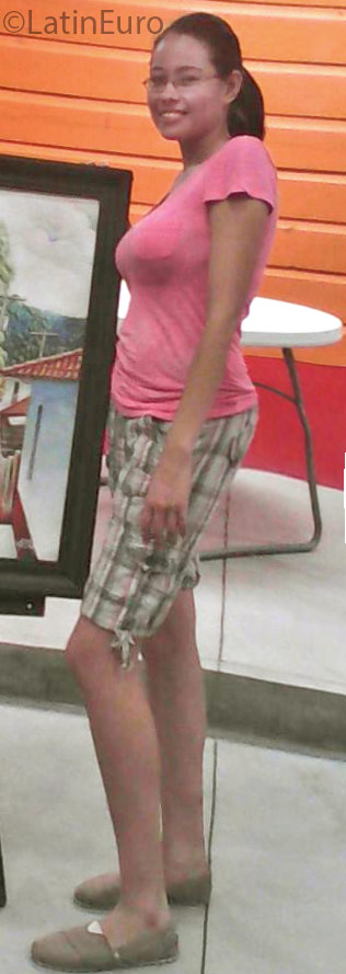 Date this sultry Honduras girl Ligia from El Progreso HN2169