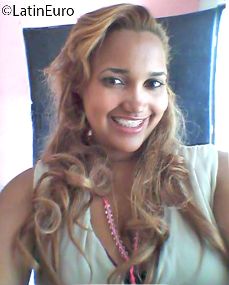 Date this pretty Dominican Republic girl Aprenda from Bonao DO25743