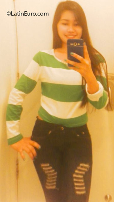 Date this fun Philippines girl Lonelyn from Batangas City PH898