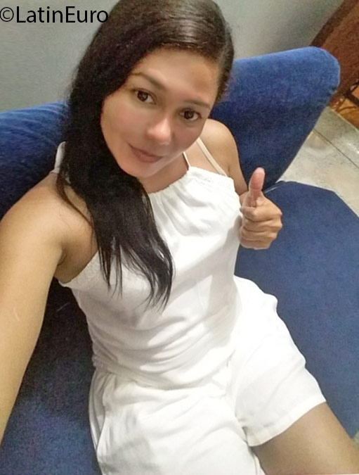 Date this beautiful Colombia girl Lenis from Santa marta CO18957