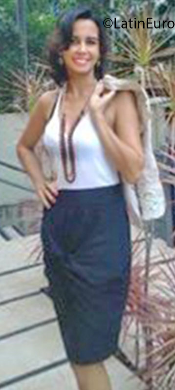 Date this young Brazil girl Julia from Recife BR9664