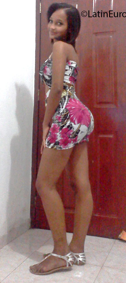 Date this beautiful Dominican Republic girl Madelin from San Cristobal DO25831