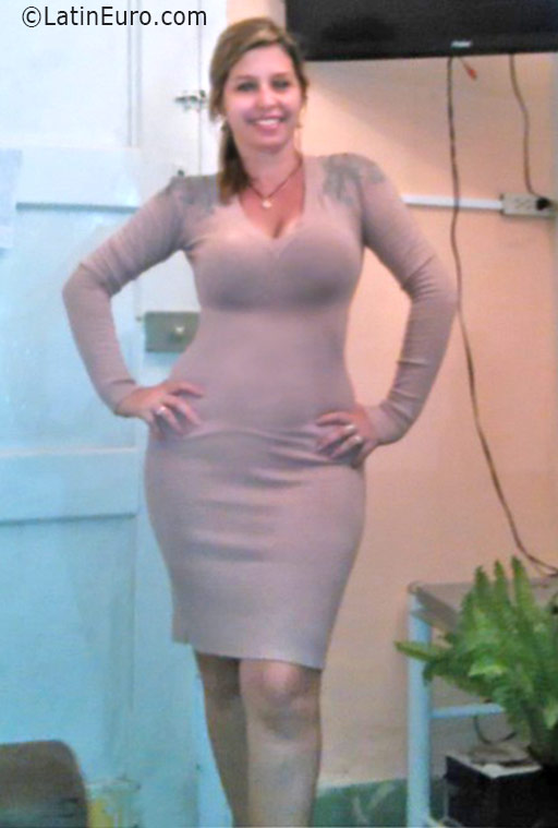 Date this good-looking Cuba girl Lisbel from Havana CU69