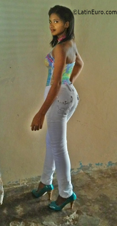 Date this delightful Dominican Republic girl Mariela from Santo Domingo DO25920