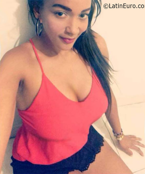 Date this passionate Colombia girl Dyliu from Cali CO19011