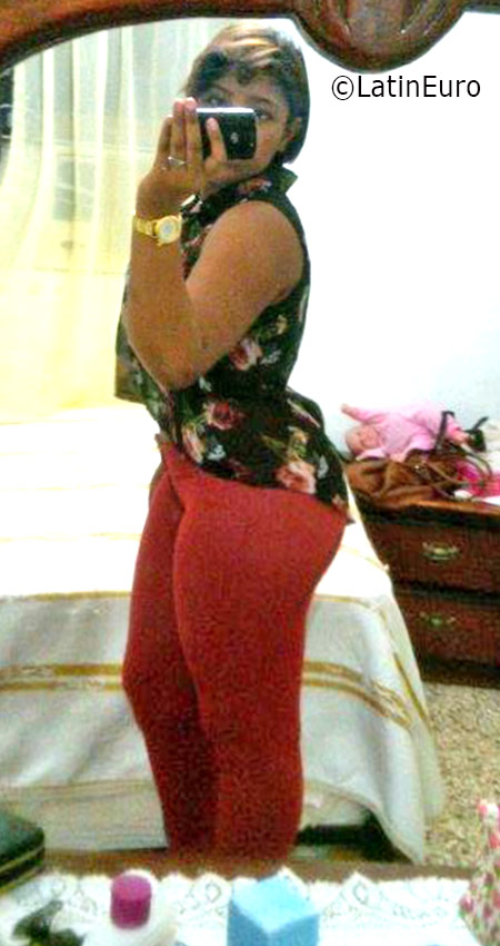 Date this exotic Dominican Republic girl Laura from Santo Domingo DO25940