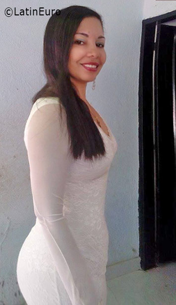 Date this hard body Colombia girl Laila from Santa Marta CO19023