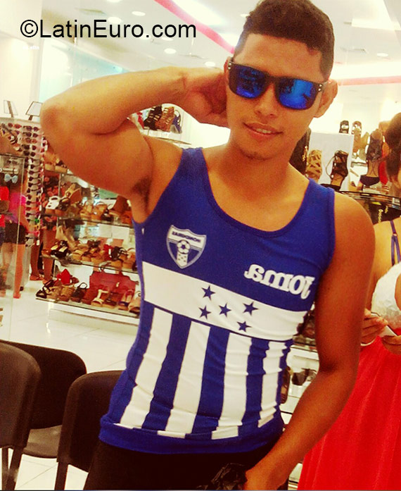 Date this hot Honduras man Darwin from San Pedro Sula HN2212