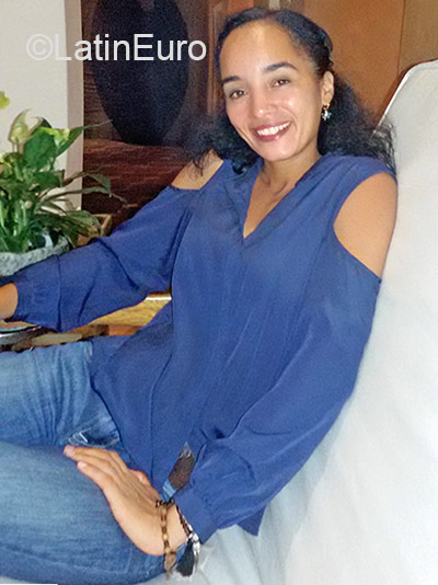 Date this funny Dominican Republic girl Anny from Santo Domingo DO25971
