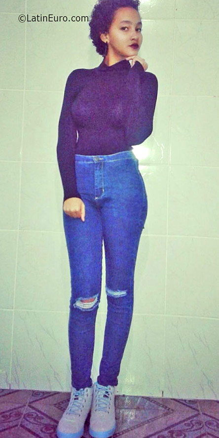 Date this fun Brazil girl Laiana from Sao Jose dos Campos BR9692