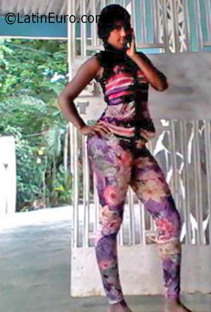 Date this cute Panama girl Emelis from Panama City PA1008