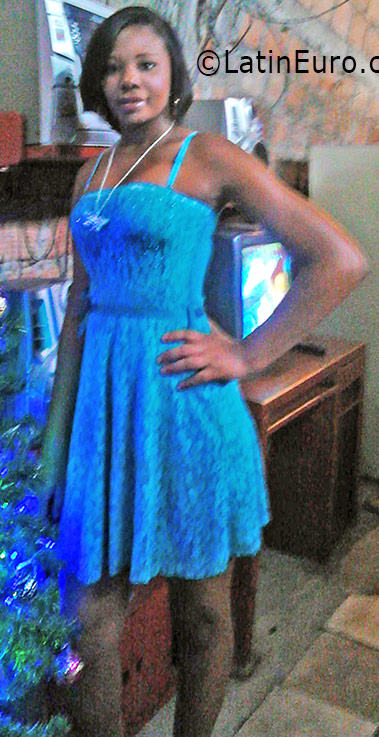 Date this good-looking Colombia girl Nely from Cali CO19056