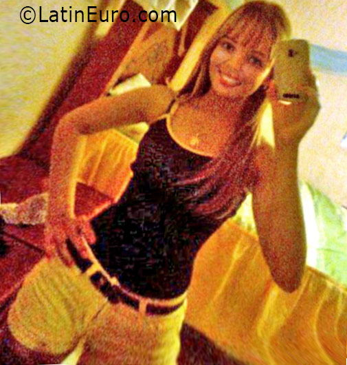 Date this beautiful Dominican Republic girl Jazmin from Santo Domingo DO26049