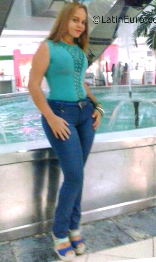 Date this fun Dominican Republic girl Yulisa from Santiago DO26052