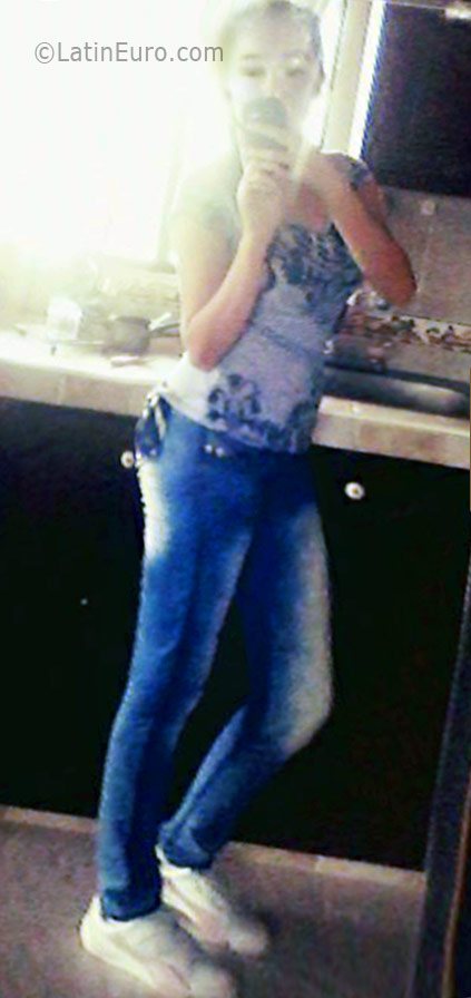 Date this good-looking Colombia girl Laura from Bogota CO19076