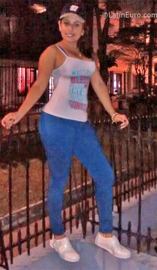 Date this georgeous Colombia girl Karen from Cali CO19096