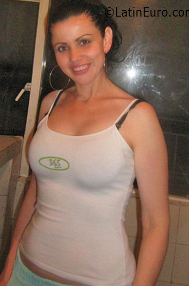 Date this young Colombia girl Meliza from Bogota CO19103