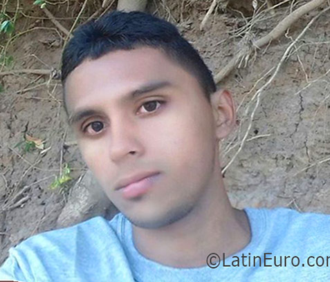 Date this pretty Panama man Mario from Panama PA1017