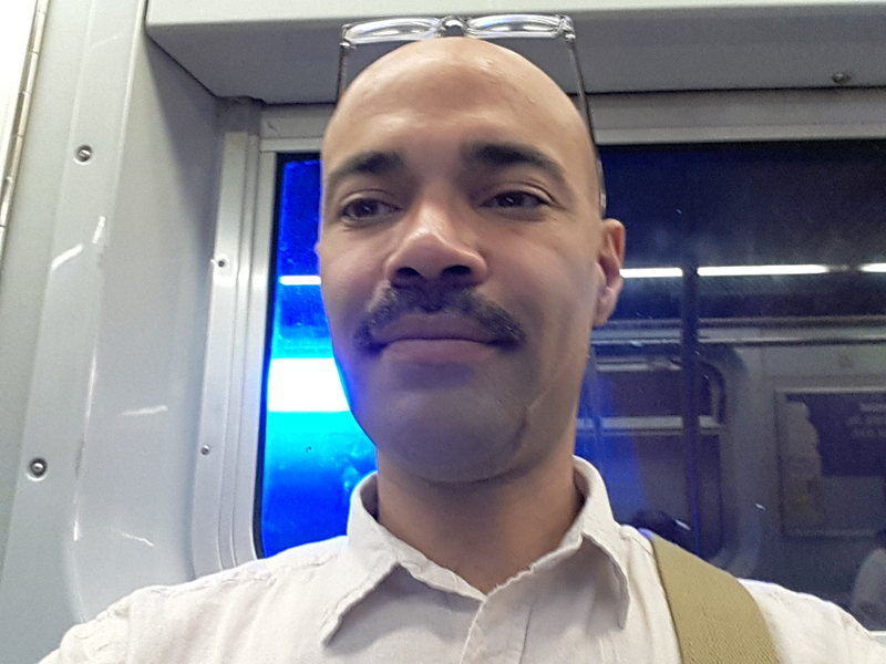 Date this charming United States man Bruto from Corona US17475