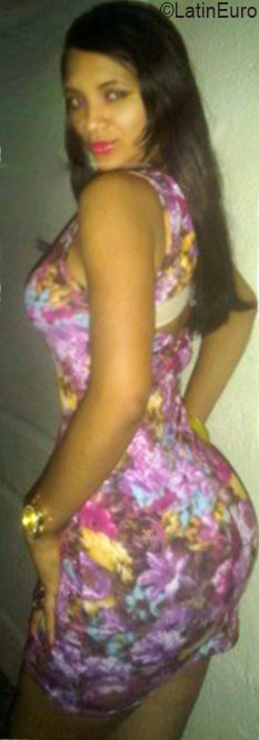 Date this exotic Dominican Republic girl Leandra from Mao Valverde DO26155