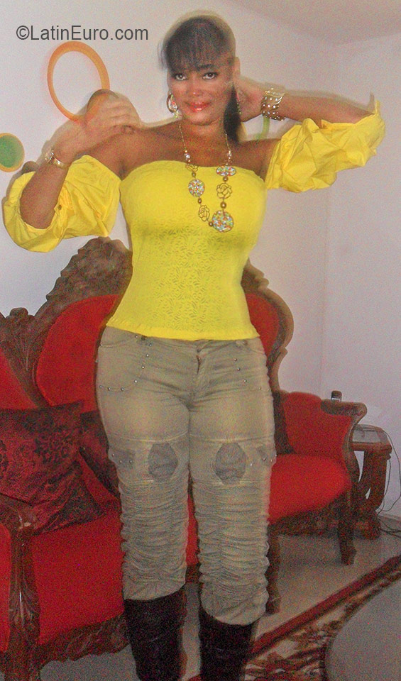 Date this happy Colombia girl Janit from Jamundi CO19117