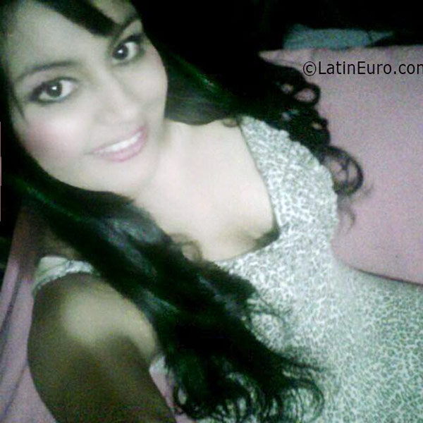 Date this foxy Colombia girl Vanezza from Bogota CO19125