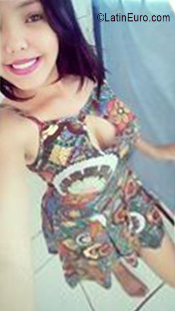 Date this delightful Brazil girl Vania from Vitoria BR9733