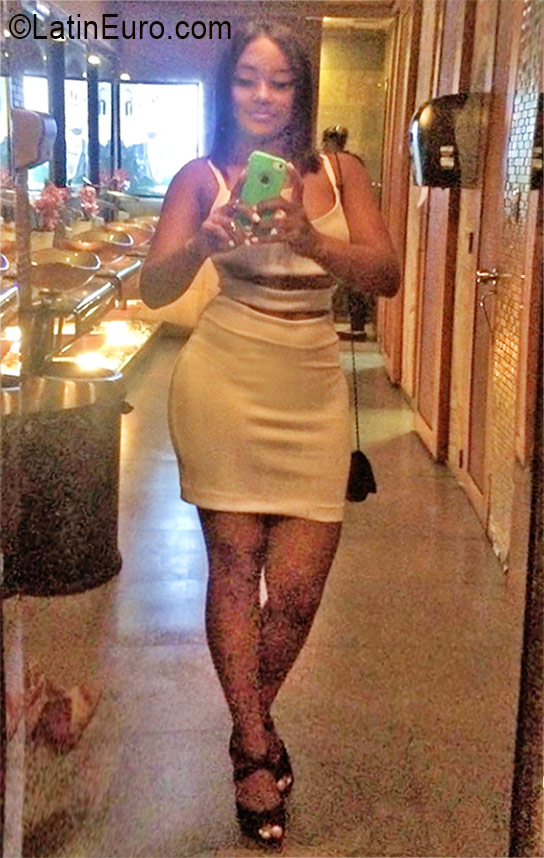 Date this foxy Dominican Republic girl Virgie from Santiago DO26235