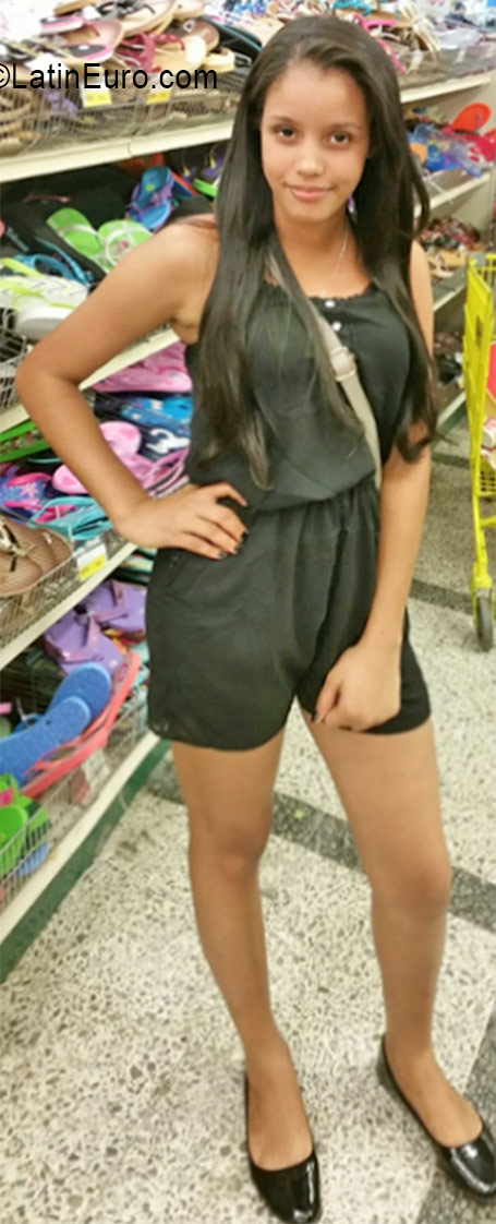Date this voluptuous Dominican Republic girl Jennifer from Santiago De Los Caballeros DO26236