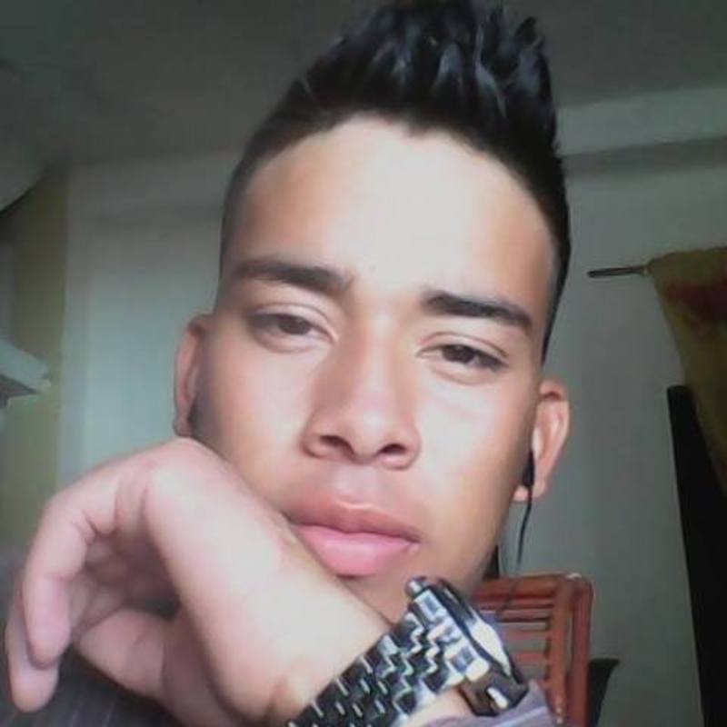 Date this tall Colombia man Diego from Puerto Asis CO19191