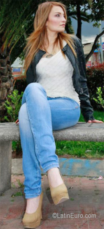 Date this stunning Colombia girl Carmen elena from Bogota CO19228