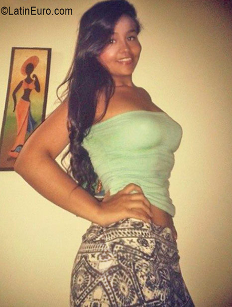 Date this attractive Colombia girl Yuly from Cali CO19243