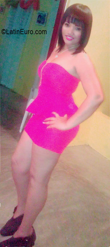Date this hard body Dominican Republic girl Sorenlly from Santiago DO26302