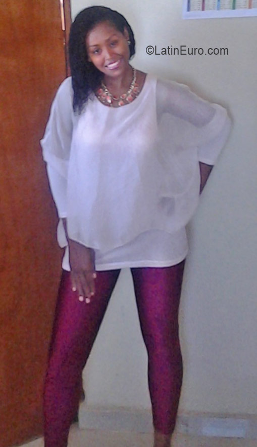 Date this young Dominican Republic girl Gleny from Santo Domingo DO26308