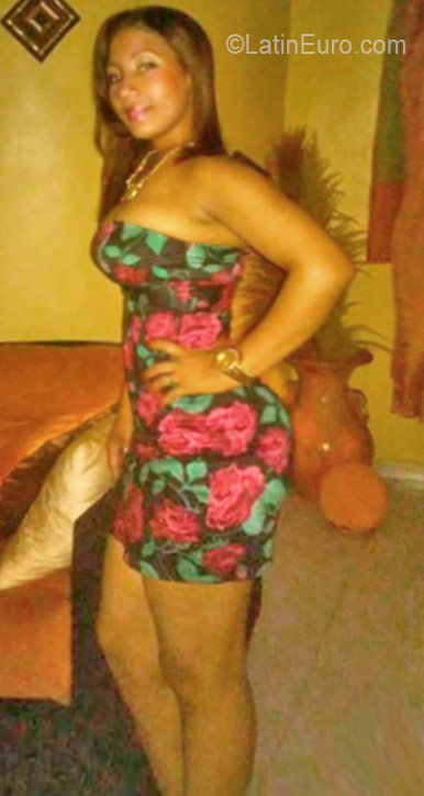 Date this tall Dominican Republic girl Nais from Santo Domingo DO26311
