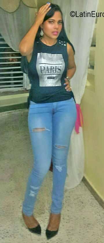 Date this voluptuous Dominican Republic girl Orqudea from Santo Domingo DO26313