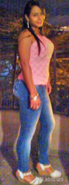 Date this athletic Colombia girl Lina from Medellin CO19287