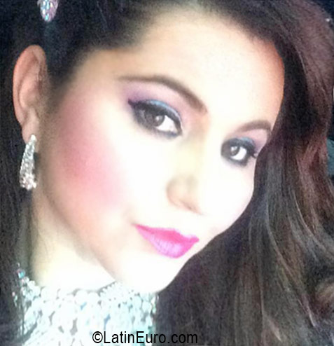 Date this happy Honduras girl Yesika from Tegucigalpa HN2257